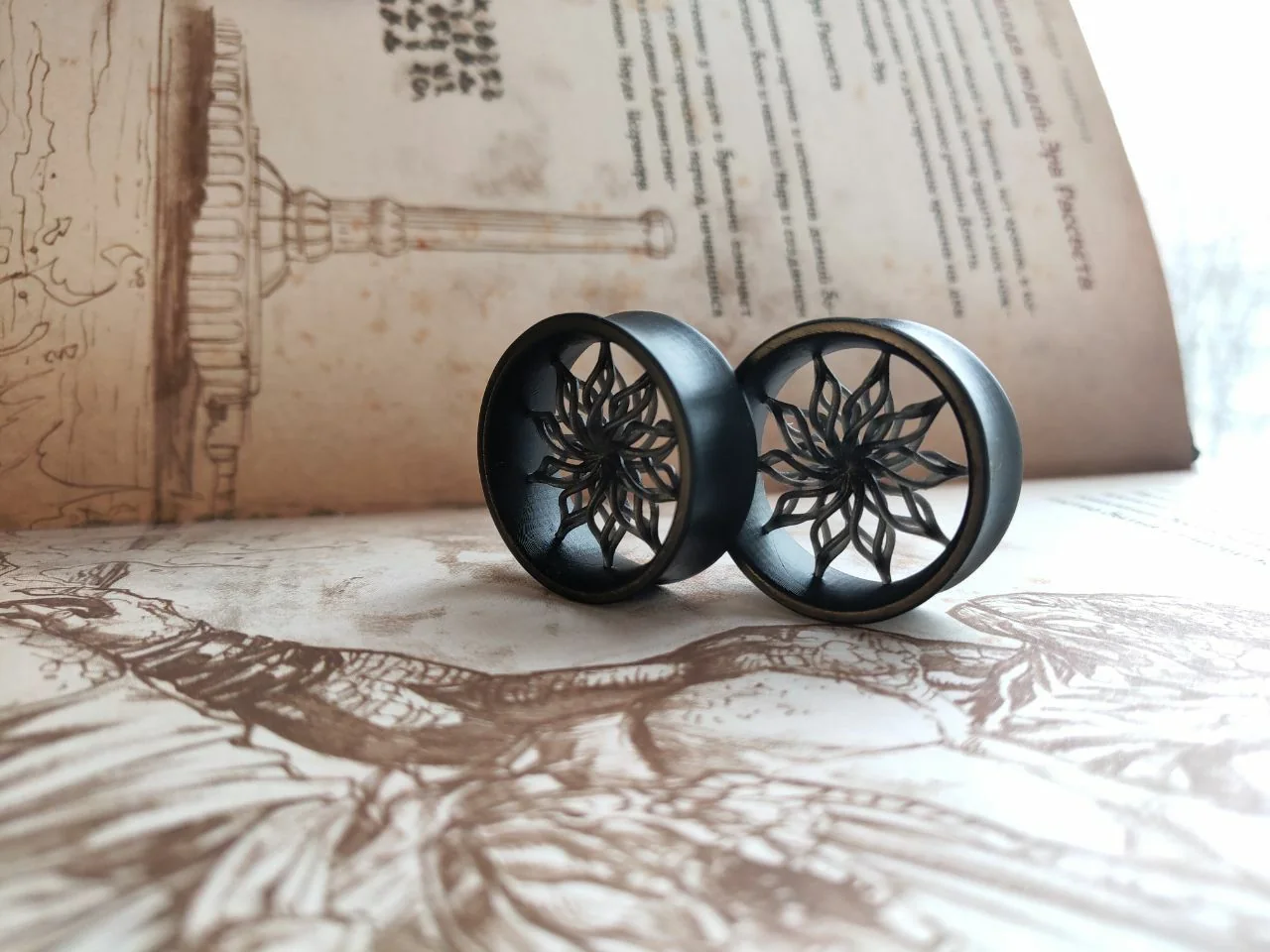 Snowflake - Double Flared Ear Tunnels