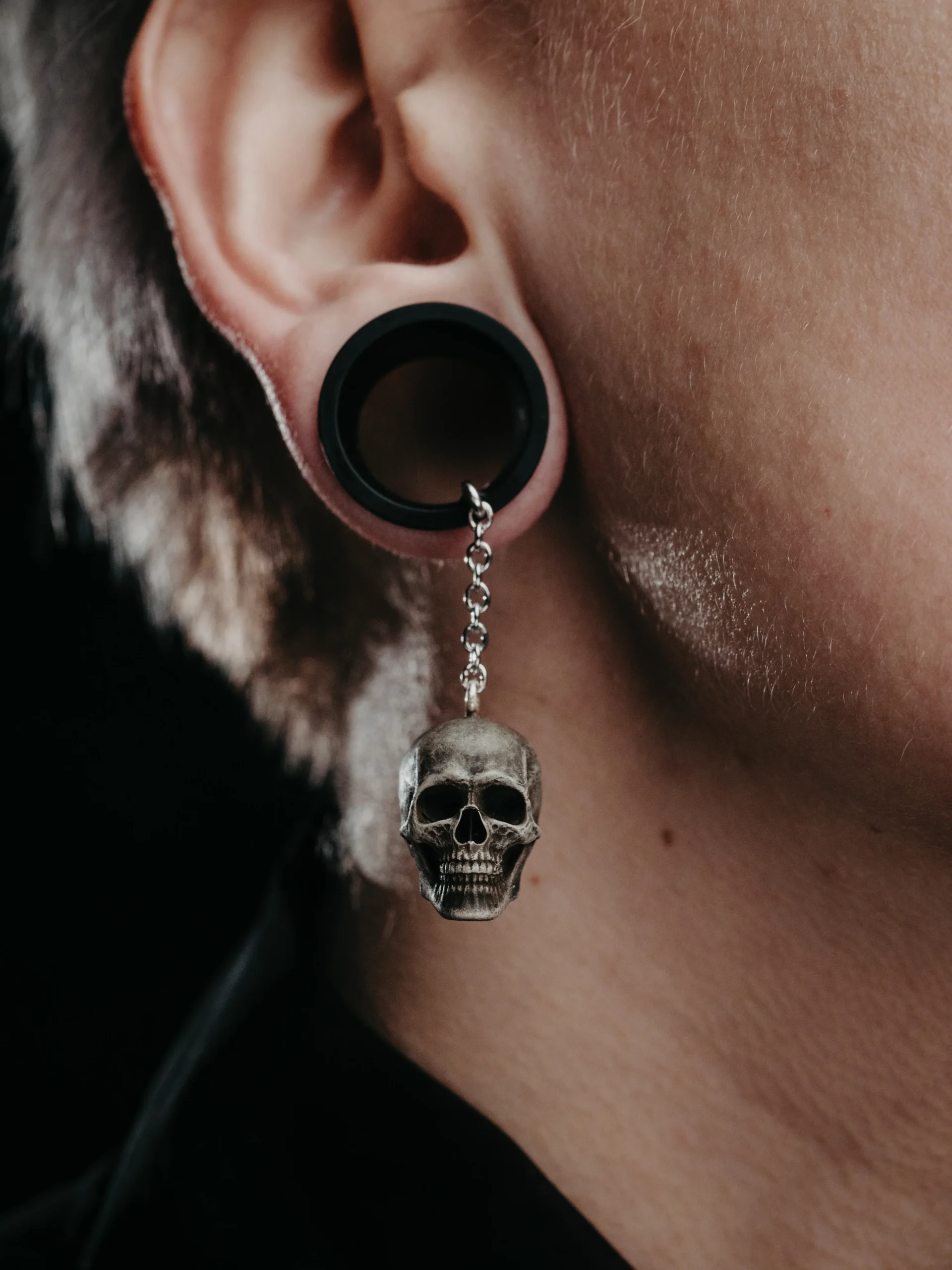 Tunnels with dangle Skull - Double Flared - Image 3