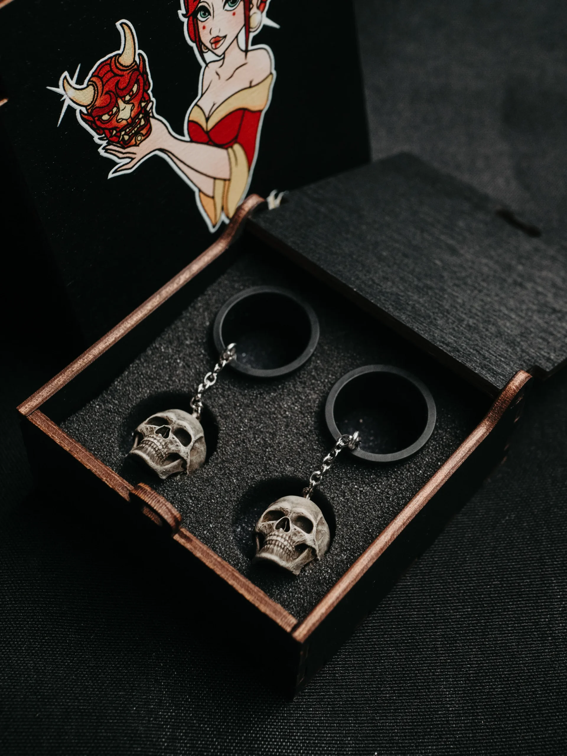 Tunnels with dangle Skull - Double Flared - Image 2